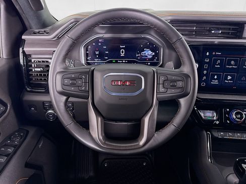 Used 2025 GMC Sierra 1500 AT4 image 4