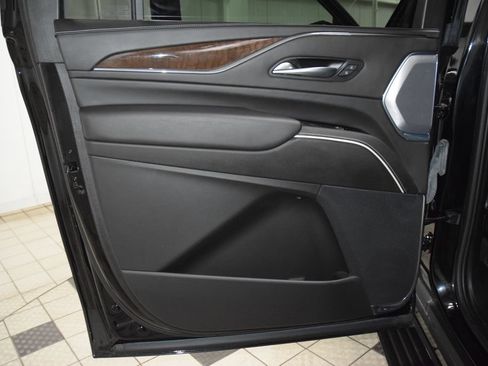 Used 2024 Cadillac Escalade ESV Premium Luxury Platinum AWD/4WD image 46