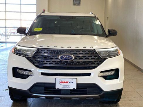 Used 2023 Ford Explorer XLT w/ Equipment Group 202A image 3