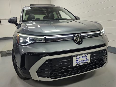 Used 2025 Volkswagen Taos SEL w/ Black Wheel Plus Package image 2