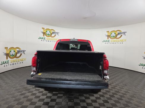 Used 2019 Toyota Tacoma TRD Sport w/ Technology Package image 32