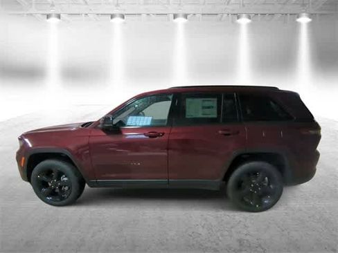 New 2025 Jeep Grand Cherokee Limited image 5