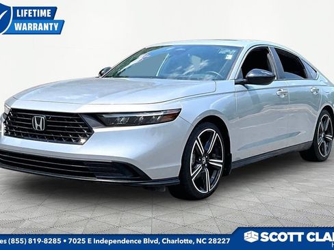 Used 2025 Honda Accord Sport image 3