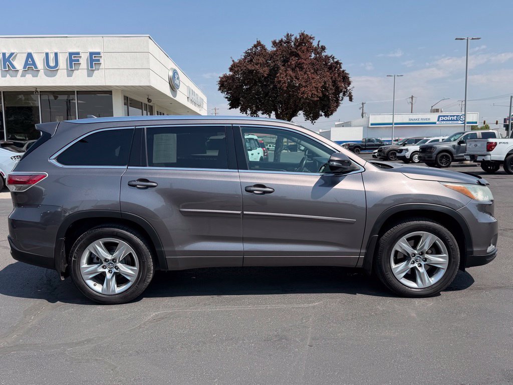 Used 2016 Toyota Highlander Limited Platinum AWD/4WD image 2