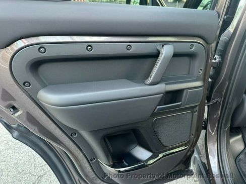 Used 2025 Land Rover Defender 110 OCTA image 20