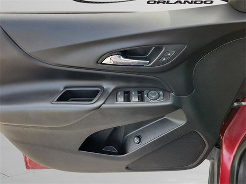 Used 2018 Chevrolet Equinox LT image 24