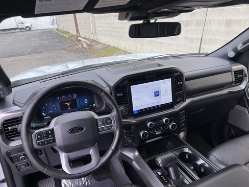 Used 2025 Ford F150 Lariat image 26