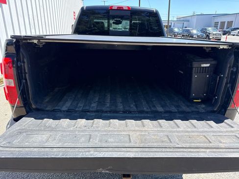 Used 2017 GMC Sierra 2500 Denali w/ Duramax Plus Package AWD/4WD image 11