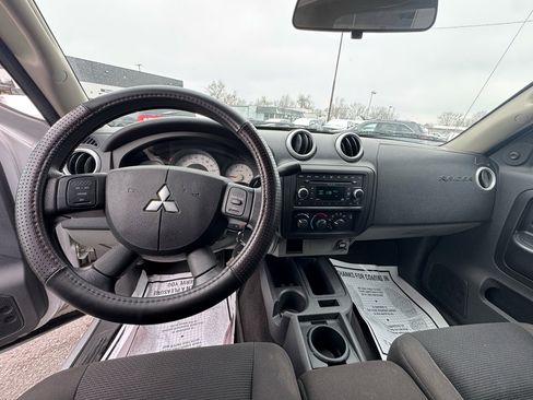 Used 2008 Mitsubishi Raider LS image 14