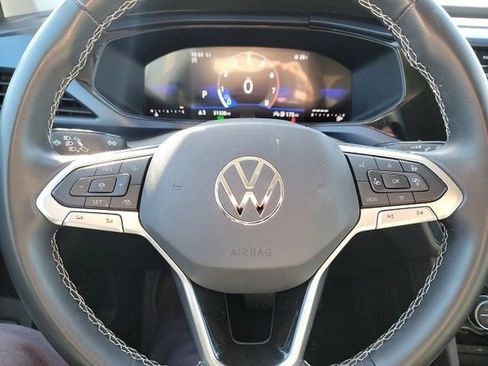 Used 2024 Volkswagen Taos SE image 14