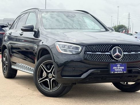 Used 2022 Mercedes-Benz GLC 300 image 2