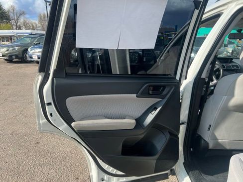 Used 2018 Subaru Forester 2.5i w/ Alloy Wheel Package image 10