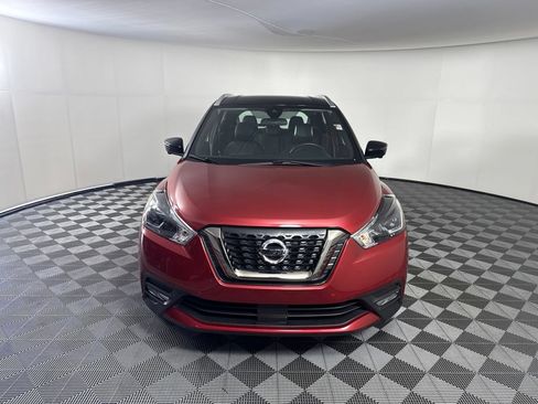 Used 2020 Nissan Kicks SR w/ SR Premium Package FWD image 8