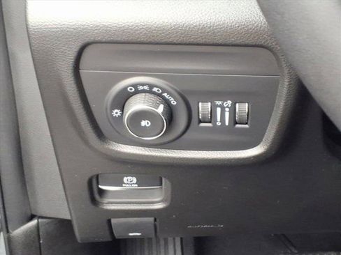 Used 2024 Jeep Grand Cherokee Overland w/ Trailer Tow Package image 21