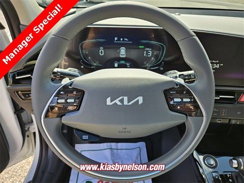 New 2025 Kia Niro EX image 13