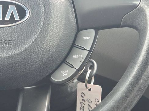 Used 2015 Kia Soul FWD image 17