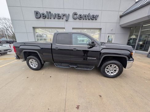 Used 2018 GMC Sierra 1500 SLE w/ SLE Value Package image 4