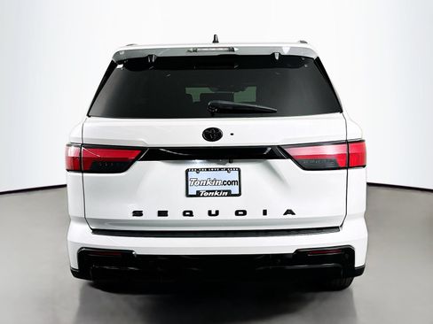Certified 2024 Toyota Sequoia Platinum AWD/4WD image 6