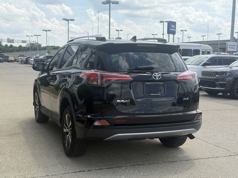 Used 2017 Toyota RAV4 XLE FWD image 7