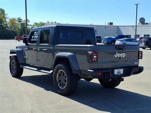 Used 2020 Jeep Gladiator Overland image 3
