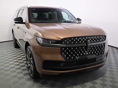 New 2026 Lincoln Navigator L Black Label AWD/4WD image 9