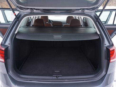 Used 2018 Volkswagen Golf Alltrack S image 28