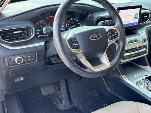 Used 2021 Ford Explorer XLT w/ Equipment Group 202A RWD image 14