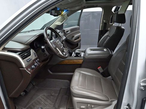 Used 2019 GMC Yukon XL Denali w/ Denali Ultimate Package image 12