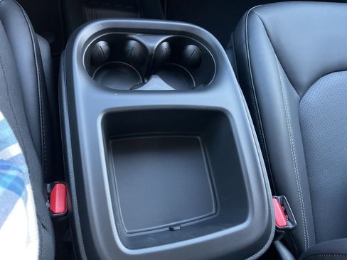 New 2026 Chrysler Pacifica Select w/ S Appearance Package image 25