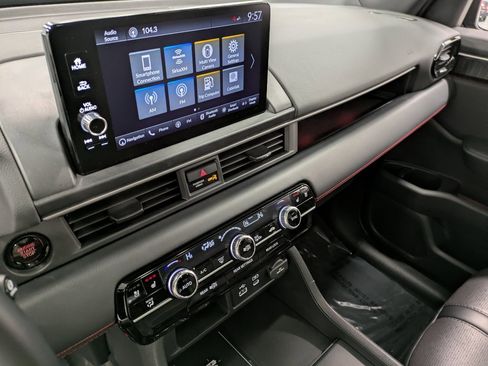 Certified 2025 Honda Pilot Black Edition image 11