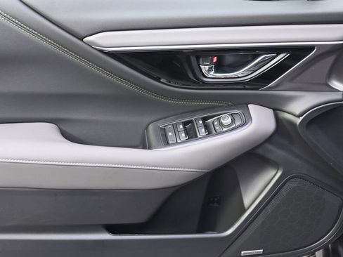 Used 2025 Subaru Outback Onyx Edition image 22