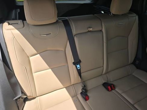 Used 2024 Cadillac XT4 Luxury w/ Cold Weather Package FWD image 33