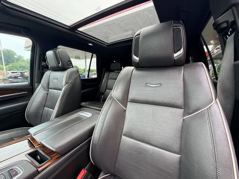 Used 2022 Cadillac Escalade Premium Luxury AWD/4WD image 35
