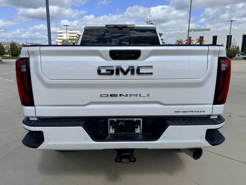 Used 2025 GMC Sierra 3500 Denali Ultimate image 10