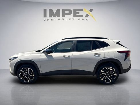 New 2026 Chevrolet Trax RS w/ Sunroof Package FWD image 2