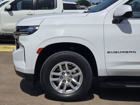 Used 2023 Chevrolet Suburban LT RWD image 7
