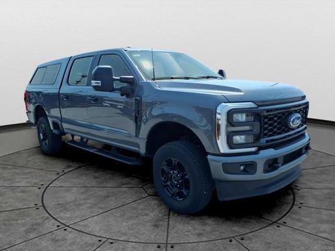 Used 2024 Ford F250 XL w/ STX Appearance Package AWD/4WD image 3