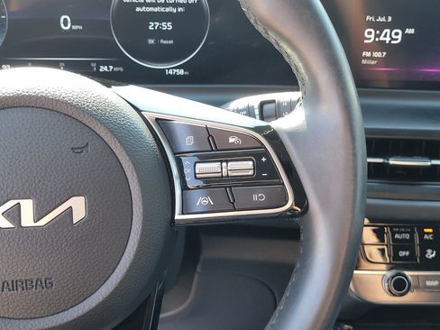 Used 2024 Kia Seltos EX FWD image 23