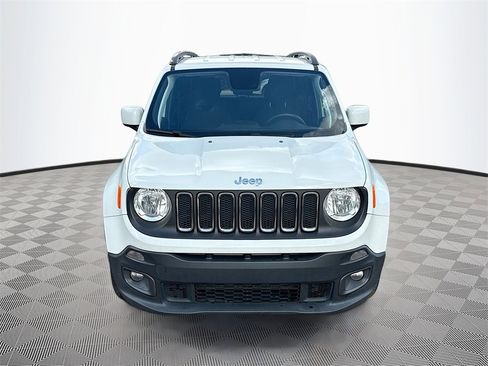 Used 2018 Jeep Renegade Latitude image 2