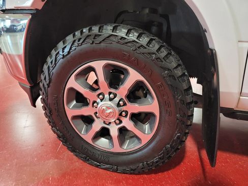 Used 2019 RAM 3500 Limited image 12