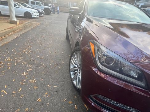 Used 2015 Hyundai Genesis 5.0 image 3