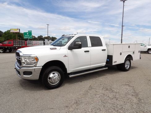 Used 2024 RAM 3500 Tradesman w/ Chrome Appearance Group AWD/4WD image 3