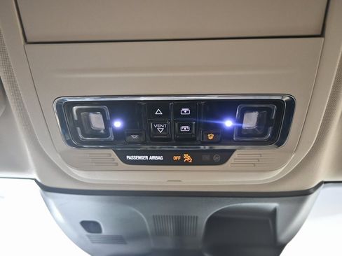 Used 2021 Lincoln Corsair Standard w/ Premium Package image 33