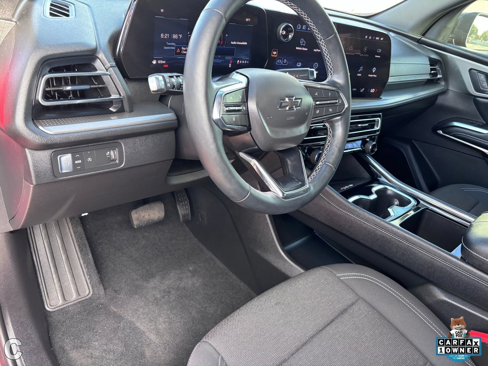Used 2026 Chevrolet Traverse LT w/ Midnight/Sport Edition FWD image 13