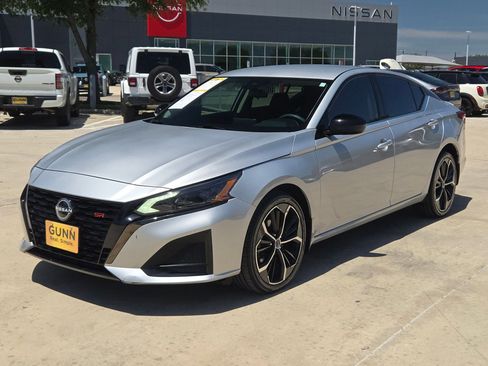 Used 2023 Nissan Altima 2.5 SR AWD/4WD image 7