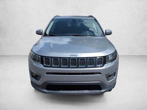 Used 2018 Jeep Compass Latitude w/ Popular Equipment Group AWD/4WD image 2