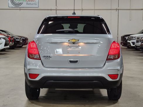 Used 2022 Chevrolet Trax LS w/ Tint and Cruise Package image 10