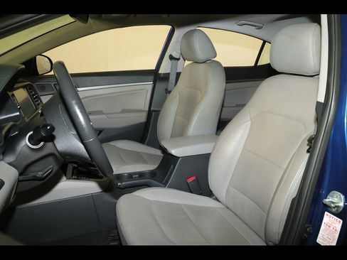 Used 2020 Hyundai Elantra Limited w/ Ultimate Package 03 FWD image 22