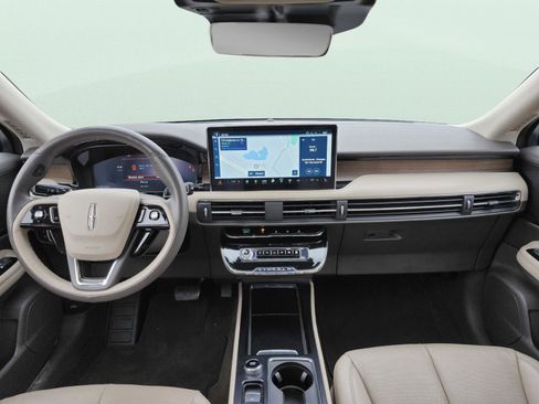 Used 2023 Lincoln Corsair Grand Touring w/ Equipment Group 301A image 10