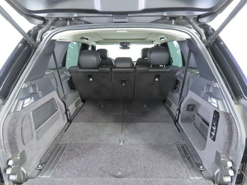Used 2023 Land Rover Range Rover Long Wheelbase SE image 28